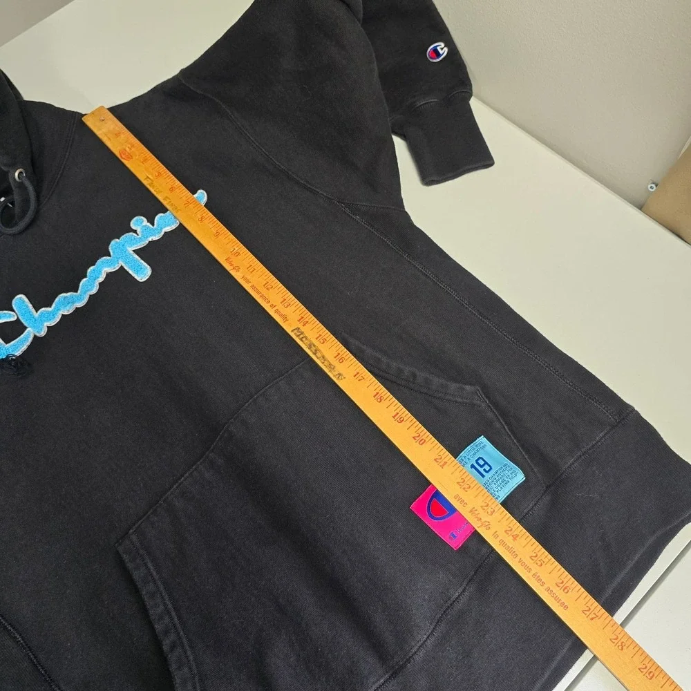 Champion Hoodie Mens L Black Reverse Weave Chenille Script Patch 19 Pullover - Picture 10 of 12